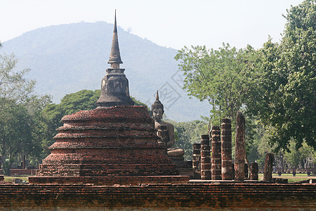 泰国Sukhothai历史公园雕像森林文化建筑学石头旅行佛塔祷告宝塔建筑图片