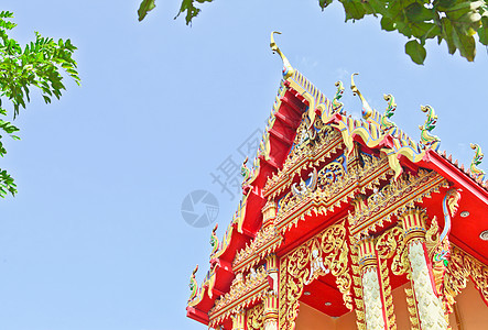 原装饰的寺庙屋顶详情对角线旅游天空金子宗教佛法地标瓷砖文化旅行图片