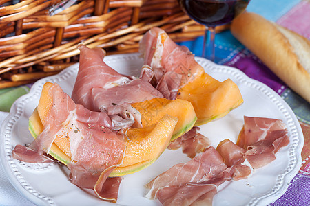 含意大利火腿的坎塔罗普甜瓜野餐饮食食物餐饮黄色西瓜水果营养午餐橙子图片