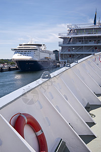基尔港天空旅行海事游轮衬垫舷梯旅游航海港口白色图片
