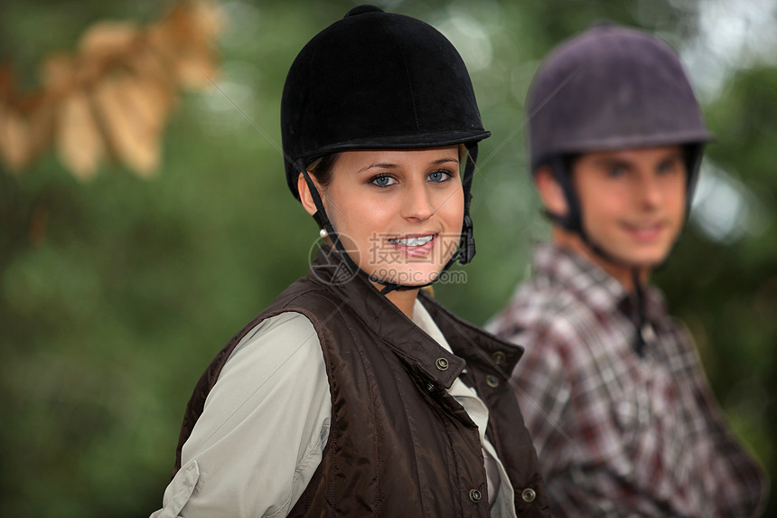 骑马人竞争对手慢跑乐趣动物学校缓行安全骑术热情活动图片