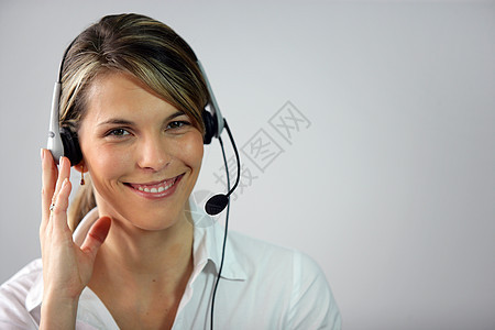 女呼叫中心工人女性耳机求助电话快乐商业推销热线麦克风女士图片