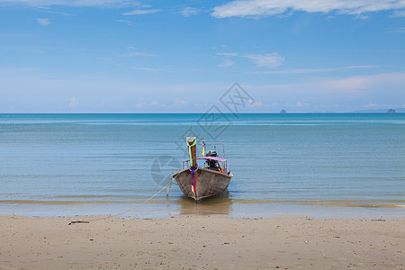 大海和船海滩旅游热带天空假期风景海岸支撑场景岩石图片