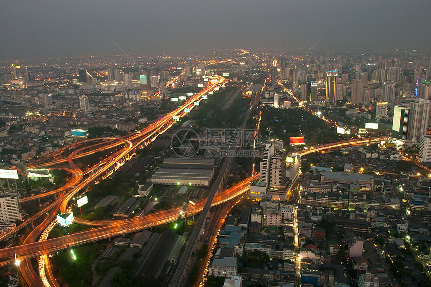 曼谷和Baiyok大楼的直路观察点天空热风蓝色运输市中心大街建筑物街道旅行景观图片