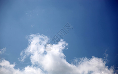 蓝天空背景臭氧自由天际云景天气天堂蓝色气候环境场景图片
