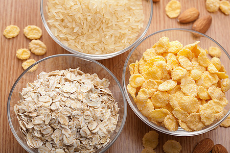 各种谷物小吃玉米稀饭坚果麦片薄片白色营养玉米片食物图片