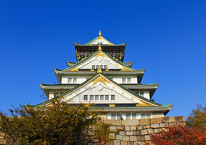 日本大阪大阪城堡和蓝天皇帝世界石头防御天空纪念碑旅游游客明信片吸引力图片