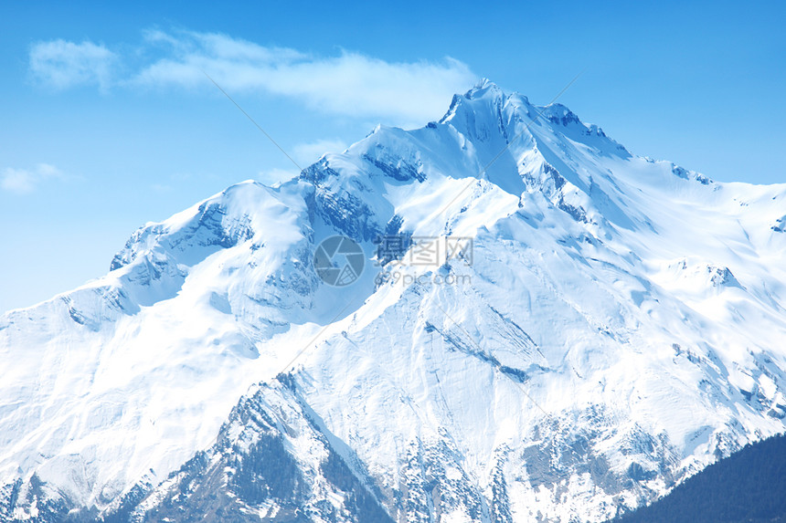 山上有高山松树冰川太阳暴风雪阴霾顶峰高度云杉滑雪板蓝色图片