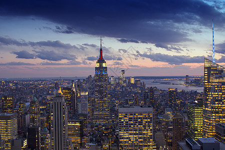 日落在纽约市的天窗上工作天际游客地标办公室中心帝国日出摩天大楼历史性图片