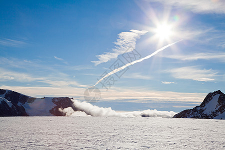 新西兰蓝色天空薄雾游客风景环境洞穴狐狸直升机气候图片