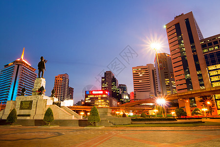 曼谷市中心 泰国曼谷 夜里摩天大楼景观建筑高楼风景城市旅游财产住宅办公室图片