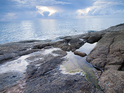 美丽的海景 海与岩石天空水晶热带海滩海浪假期海岸海洋尾巴天堂图片