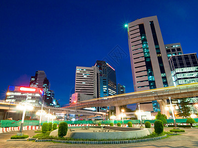 曼谷市中心 泰国曼谷 夜里城市公寓都市商业阴影景观公司高楼摩天大楼旅游图片