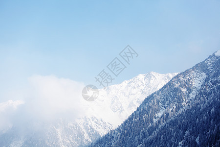 平面顶部高山暴风雪单板顶峰蓝色风景运动季节全景冻结图片