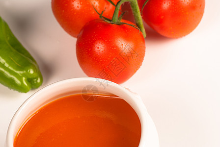 冷番茄汤服务蔬菜起动机水平美食红色胡椒图片