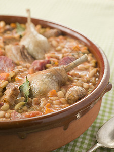 Cassoulet 纸盒糖渍食物蔬菜生产勺子烹饪鸭子美食香肠大蒜图片