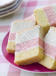 天使蛋糕的切片烹饪儿童餐孩子们软糖甜点奶油厨艺海绵食物蛋糕片图片