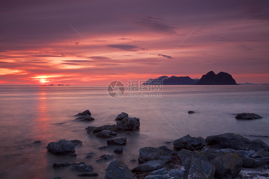 洛佛登的午夜日光岩石极日太阳海洋旅游海岸大豆风景胜地全景图片