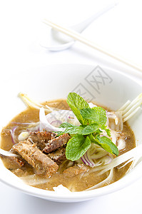 马来西族著名食品筷子柠檬菠萝烹饪竹子肉汤蔬菜胡椒黄瓜食物图片