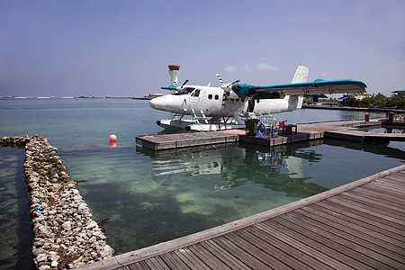 海平面e地平线旅行飞机空气航班漂浮码头双胞胎引擎航空图片