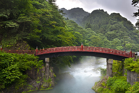 新京圣桥旅游薄雾旅行地标文化日光悬崖岩石森林遗产图片