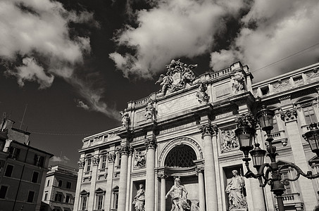 罗马的特雷维不老泉城市场景观光柱子流动雕像雕塑天空大理石海王星图片