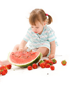 有草莓和西瓜的小女孩婴儿活力食物土壤裙子水果女性女孩孩子营养图片