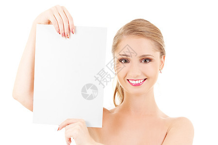 带着空白板的快乐女孩木板空白广告卡片展示床单女性微笑推介会白色图片