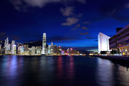 晚上在香港办公室建筑顶峰玻璃景观旅行场景码头经济城市图片