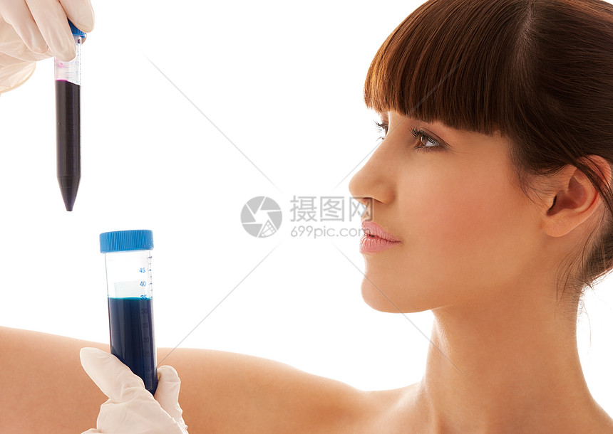 实验室工作检查女士蓝色试剂医生女性化学家科学家学生液体图片