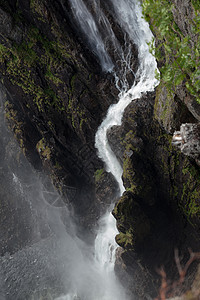 挪威的河流和瀑布目的地文化树木旅游游客荒野天空森林峡湾山脉图片