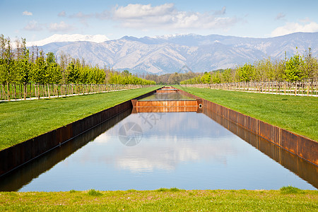 别墅水池水池水库力量基础设施农业农村场景场地资源灌溉环境背景