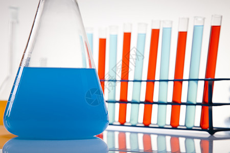装有液体颜色的实验室玻璃管子紫色药品生物学蓝色青色学习危害卫生插图图片