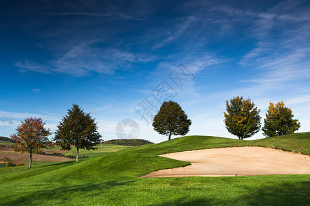 在高尔夫球场操场高尔夫球竞赛场地球道竞争推杆玩家运动俱乐部图片