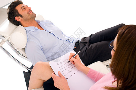 心理学家的男子健康医生心理学女人女士办公室两人工作两个人写作图片