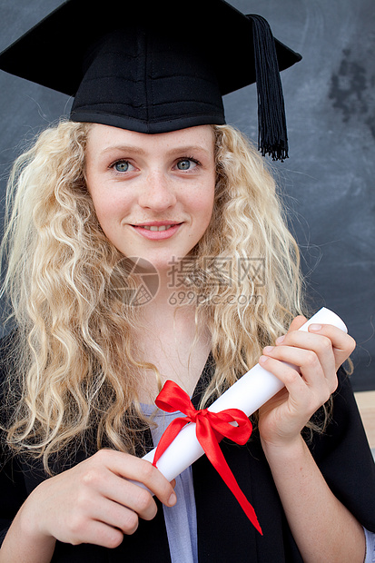 庆祝少女脱离最不发达国家阶段庆祝活动长袍大学研究生青少年教育青年庆典幸福喜悦女士图片