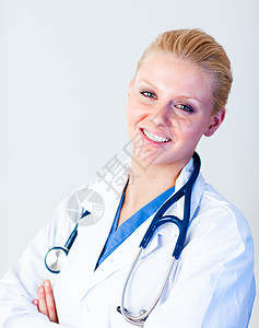 微笑的年轻女医生女孩学生工作临床职业女性蓝色女士药品护士背景图片