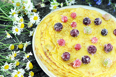 美味的自制煎饼和浆果面粉产品花朵食物黄油油炸糕点醋栗食谱图片