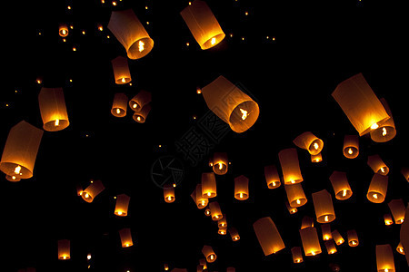 天空灯笼烟火节 泰国清迈天空星星气球旅行庆典游客节日传统家庭灯笼图片