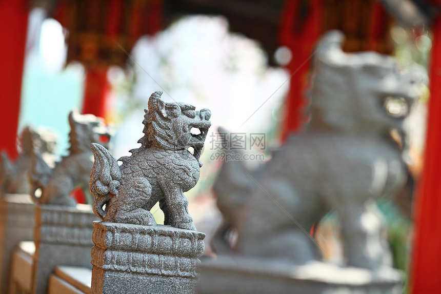 中国石狮雕像崇拜雕塑警卫佛教徒宗教监护人狮子寺庙图片