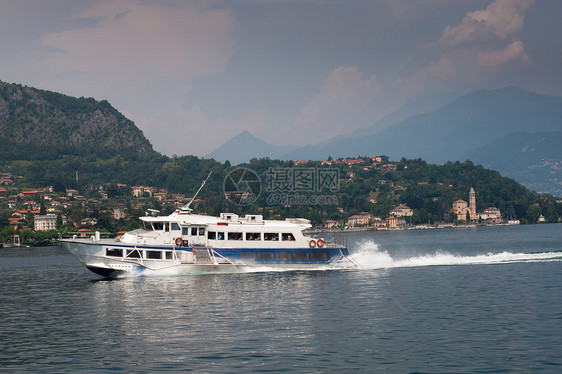 意大利科莫湖城市风景海岸游客运输乘客假期旅行旅游客船图片