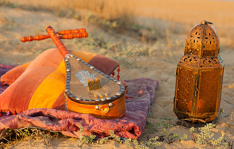 非洲乐器晴天小地毯沙漠灯笼小饰品花纹音乐水平阳光荒漠图片