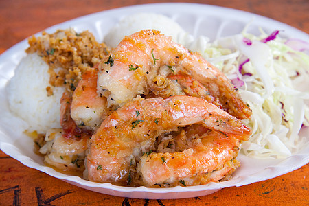 虾块板海鲜菠萝盘子热带沙拉贝壳对虾白色午餐食谱图片