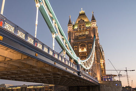 秋天塔桥的动力国家旅行天空历史蓝色石头城市阳光英语文化图片