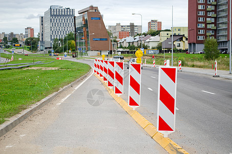 道路建筑汽车住宅市的警示标志图片