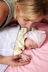 母亲怀着婴儿医院投标牛奶哺乳期压痛青年孩子女性妈妈父母图片
