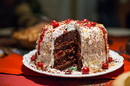 黑森林蛋糕甜点食物馅饼坚果奶油冰镇图层糕点庆典中心图片