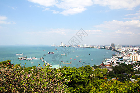 泰国巴塔亚市鸟眼观市中心海岸街道海洋旅行建筑物酒店爬坡全景海湾图片