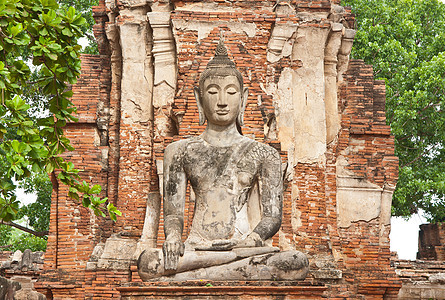 Ayutthaya历史公园的古老佛像图片