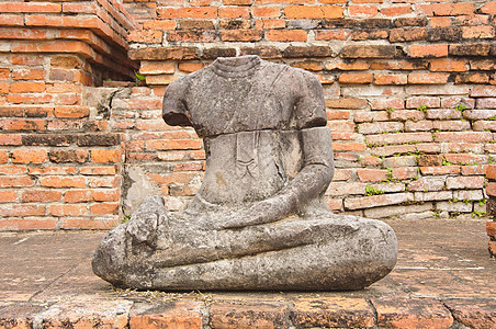 Ayutthaya历史公园古老的布泽达雕像图片